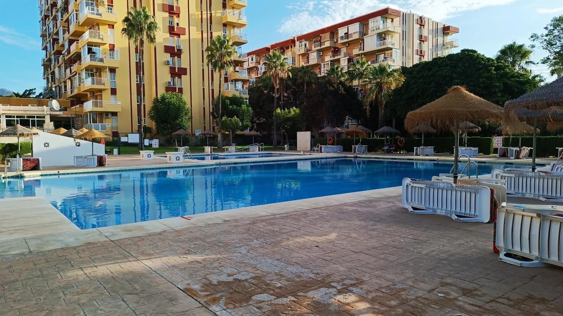 Aga - Apartamento Benalmadena Terraza Con Vistas Al Mar Y Jardin, Piscina, Wifi, Nuevo, 1 Dormitorio Espanha